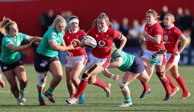 130424 - Ireland  v Wales, Guinness Women’s 6 Nations - Carys Cox of Wales breaks through the Irish defence