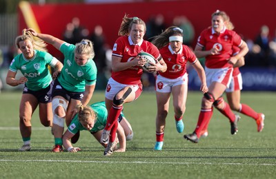 130424 - Ireland  v Wales, Guinness Women’s 6 Nations - Carys Cox of Wales breaks through the Irish defence