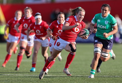 130424 - Ireland  v Wales, Guinness Women’s 6 Nations - Carys Cox of Wales breaks through the Irish defence