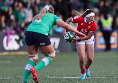 130424 - Ireland  v Wales, Guinness Women’s 6 Nations - Kayleigh Powell of Wales looks to attack