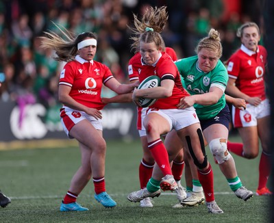 130424 - Ireland  v Wales, Guinness Women’s 6 Nations - Carys Cox of Wales races through to cross the line only for the try to be ruled out 