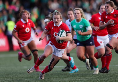 130424 - Ireland  v Wales, Guinness Women’s 6 Nations - Carys Cox of Wales races through to cross the line only for the try to be ruled out 