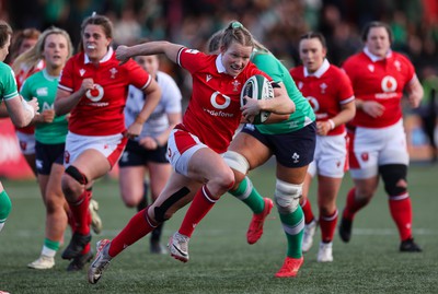 130424 - Ireland  v Wales, Guinness Women’s 6 Nations - Carys Cox of Wales races through to cross the line only for the try to be ruled out 