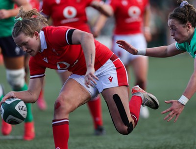 130424 - Ireland  v Wales, Guinness Women’s 6 Nations - Carys Cox of Wales races through to cross the line only for the try to be ruled out 