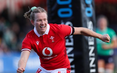 130424 - Ireland  v Wales, Guinness Women’s 6 Nations - Carys Cox of Wales 