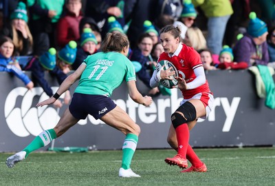 130424 - Ireland  v Wales, Guinness Women’s 6 Nations - Jasmine Joyce of Wales takes on Beibhinn Parsons of Ireland