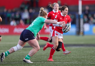 130424 - Ireland  v Wales, Guinness Women’s 6 Nations - Jasmine Joyce of Wales looks to head for the line