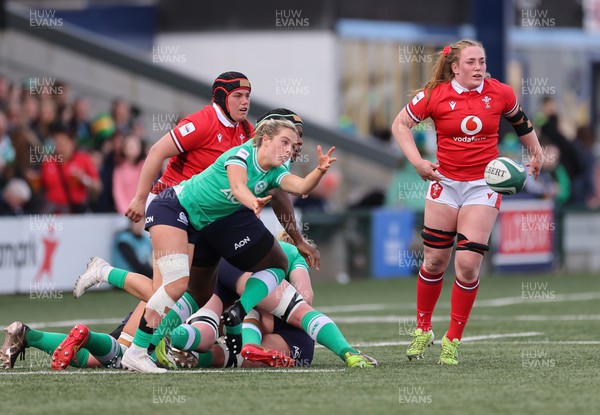130424 - Ireland  v Wales, Guinness Women’s 6 Nations - Aoibheann Reilly of Ireland feeds the ball out