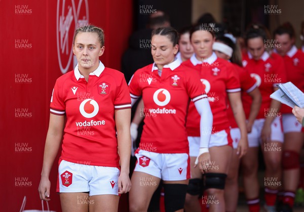 130424 - Ireland  v Wales, Guinness Women’s 6 Nations - Hannah Jones of Wales leads the Wales team out