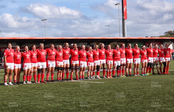 130424 - Ireland  v Wales, Guinness Women’s 6 Nations -The Wales team line up for the anthems at the start of the match