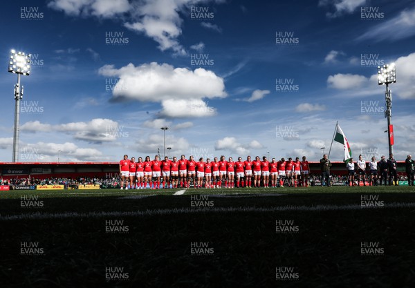 130424 - Ireland  v Wales, Guinness Women’s 6 Nations -The Wales team line up for the anthems at the start of the match