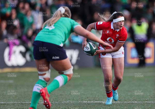 130424 - Ireland  v Wales, Guinness Women’s 6 Nations - Kayleigh Powell of Wales looks to attack
