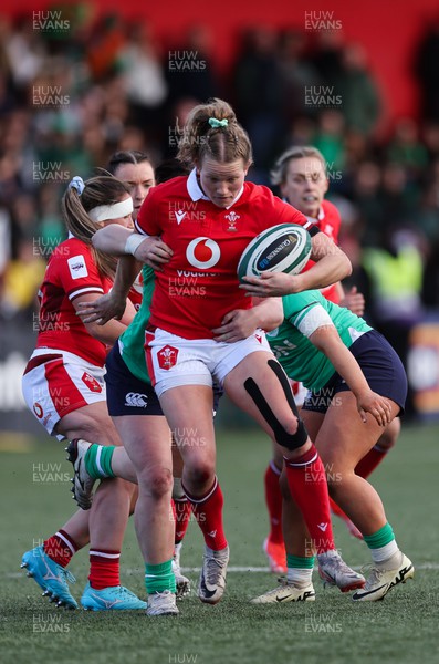130424 - Ireland  v Wales, Guinness Women’s 6 Nations - Carys Cox of Wales races through to cross the line only for the try to be ruled out 