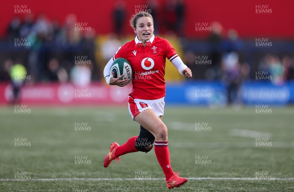 130424 - Ireland  v Wales, Guinness Women’s 6 Nations - Jasmine Joyce of Wales looks to head for the line