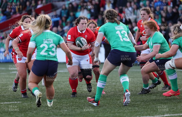 130424 - Ireland  v Wales, Guinness Women’s 6 Nations - Abbey Constable of Wales charges for the line