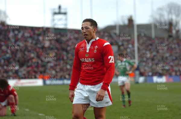 26.02.06  Ireland v Wales, Dublin  Gavin Henson looks shell-shocked as Wales fail in Dublin.  