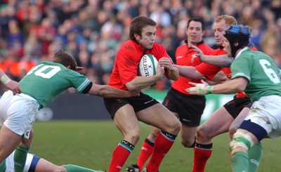 22.02.04  Ireland v Wales  Wales Rhys Williams is surrounded by Ronan O'Gara and Simon Easterby.  Huw Evans,Cardiff