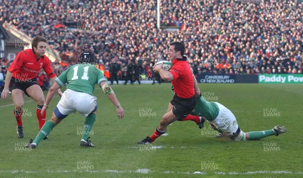 22.02.04  Ireland v Wales  Wales Gareth Cooper is brought down just short of the line by Simon Easterby  Huw Evans,Cardiff
