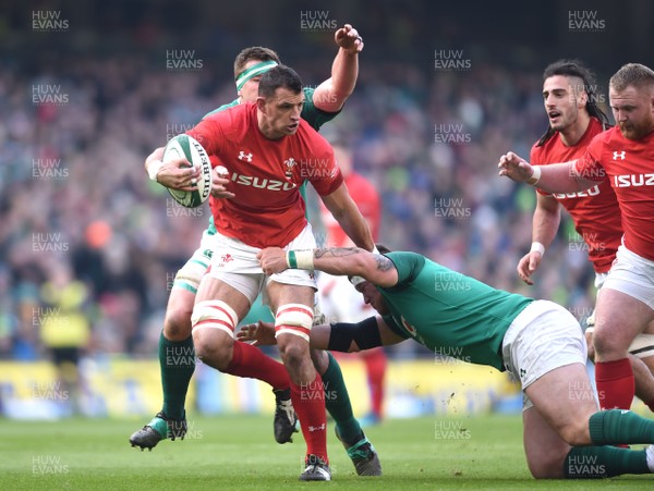 240218 - Ireland v Wales - NatWest 6 Nations 2018 - Aaron Shingler of Wales is tackled by CJ Stander and Andrew Porter of Ireland