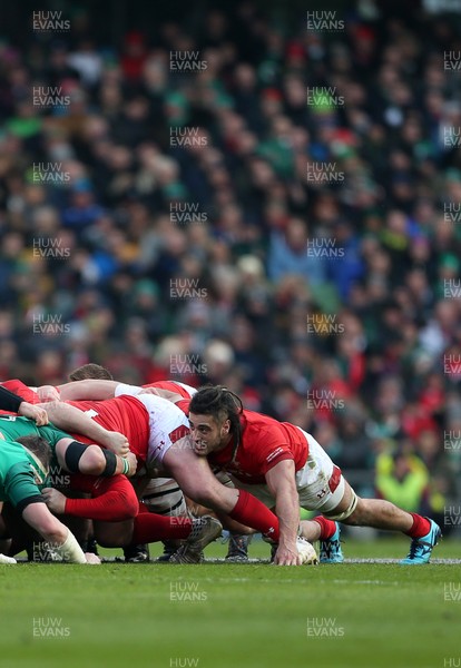 240218 - Ireland v Wales - Natwest 6 Nations - Josh Navidi of Wales in the scrum