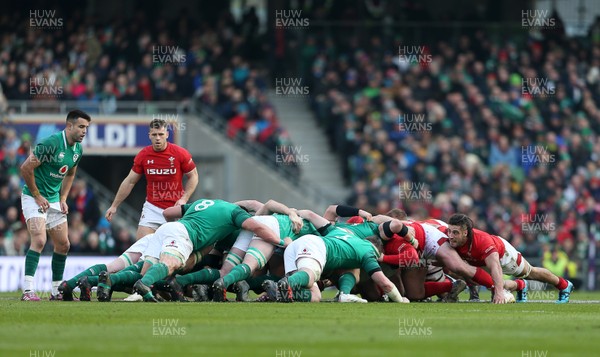240218 - Ireland v Wales - Natwest 6 Nations - Josh Navidi of Wales in the scrum