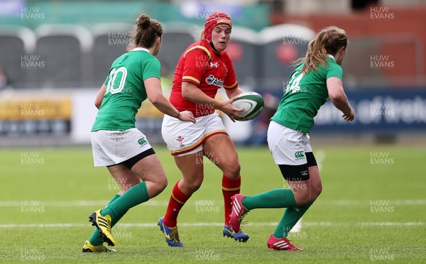 060216 - Ireland Women v Wales Women - RBS 6 Nations - Carys Phillips of Wales carries the ball