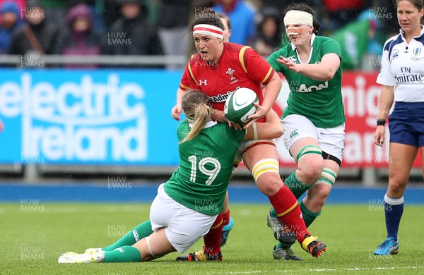 060216 - Ireland Women v Wales Women - RBS 6 Nations - Siwan Lillicrap of Wales is tackled by Ciara Cooney of Ireland