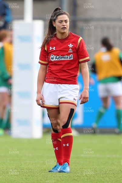 060216 - Ireland Women v Wales Women - RBS 6 Nations - Robyn Wilkins of Wales