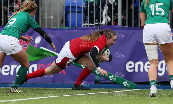 090220 - Ireland Women v Wales Women - Women's 6 Nations Championship - Lauren Smyth of Wales scores a try