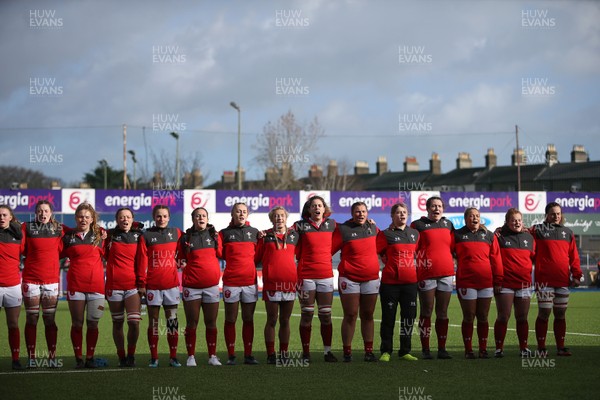 090220 - Ireland Women v Wales Women - Women's 6 Nations Championship - Wales sing the anthem