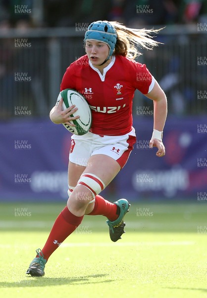 090220 - Ireland Women v Wales Women - Women's 6 Nations Championship - Gwen Crabb of Wales