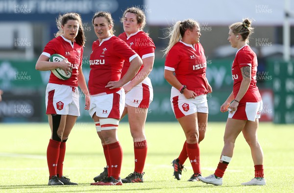 090220 - Ireland Women v Wales Women - Women's 6 Nations Championship - Robyn Wilkins talks to Siwan Lillicrap of Wales