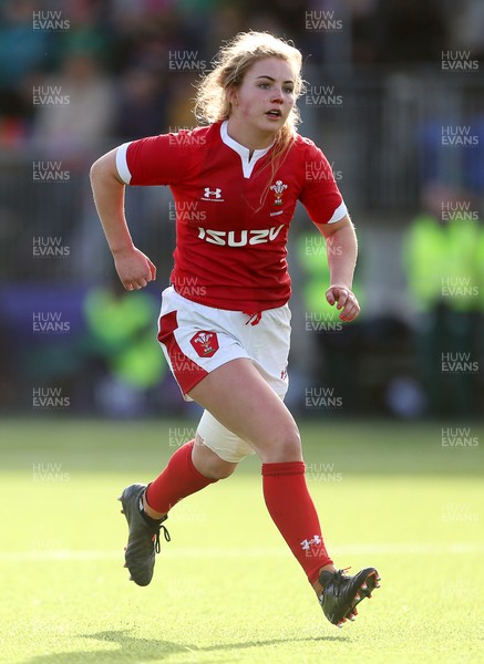 090220 - Ireland Women v Wales Women - Women's 6 Nations Championship - Bethan Lewis of Wales