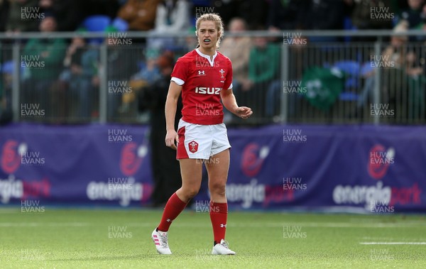 090220 - Ireland Women v Wales Women - Women's 6 Nations Championship - Lisa Neumann of Wales