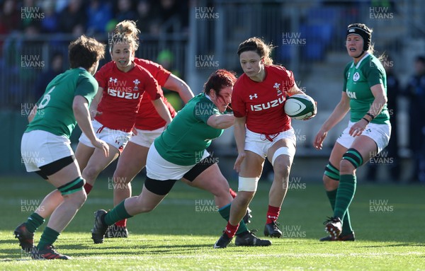 250218 - Ireland Women v Wales Women - Natwest 6 Nations - Alisha Butchers of Wales gets past Ciara O'Connor of Ireland