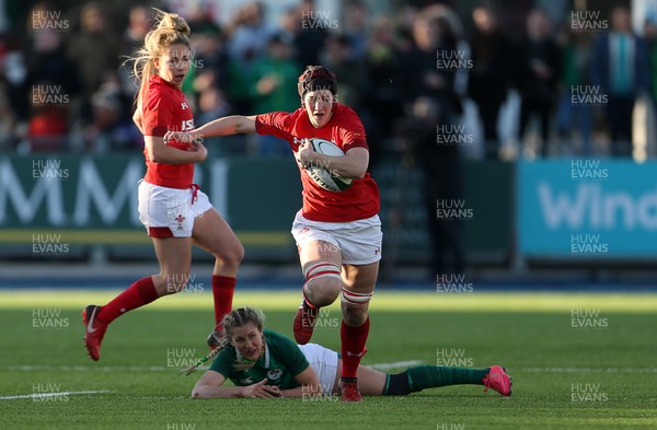 250218 - Ireland Women v Wales Women - Natwest 6 Nations - Mel Clay of Wales makes a break