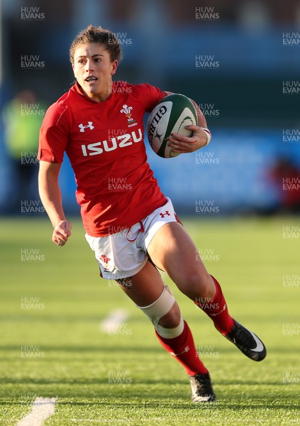 250218 - Ireland Women v Wales Women - Natwest 6 Nations - Jess Kavanagh-Williams of Wales