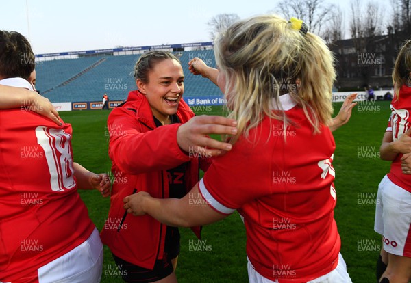 260322 - Ireland Women v Wales Women - TikTok Women’s Six Nations - Jenni Scoble and Alex Callender of Wales celebrate at the end of the game