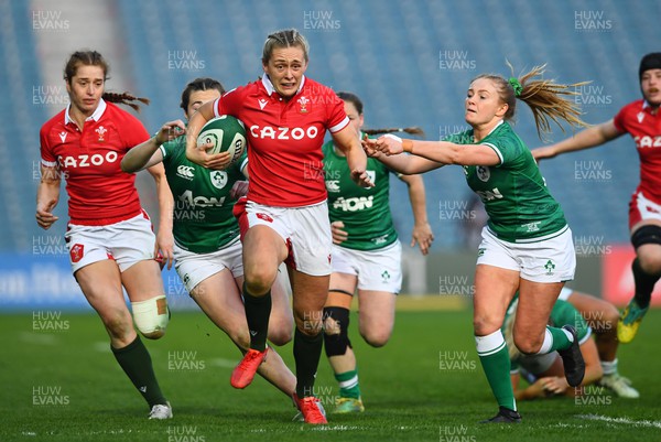 260322 - Ireland Women v Wales Women - TikTok Women’s Six Nations - Hannah Jones of Wales breaks away to score try