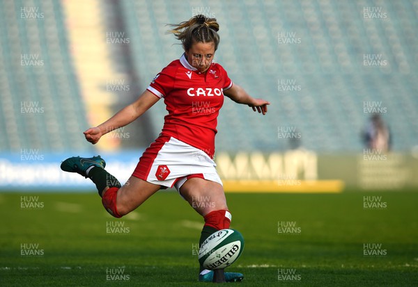 260322 - Ireland Women v Wales Women - TikTok Women’s Six Nations - Elinor Snowsill of Wales kicks at goal