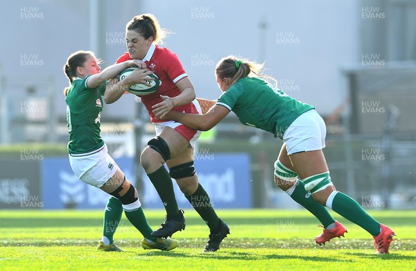 260322 - Ireland Women v Wales Women - TikTok Women’s Six Nations - Natalia John of Wales is tackled by Nicole Cronin and Dorothy Wall of Ireland