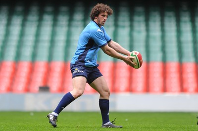 19.03.10 - Italy Rugby Training - Mauro Bergamasco during training. 