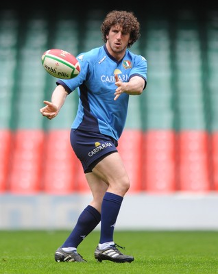 19.03.10 - Italy Rugby Training - Mauro Bergamasco during training. 