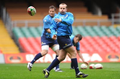 19.03.10 - Italy Rugby Training - Leonardo Ghiraldini during training. 