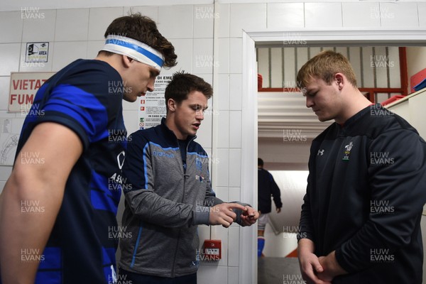 100219 - Italy v Wales - Guinness U20 Six Nations -  Coin toss