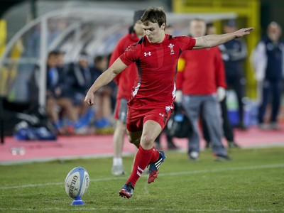 200315 - Italy U20s vs Wales U20s - RBS 6 Nations U20s -Jarrod Evans converts a try