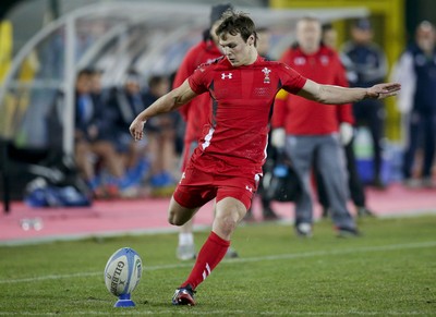 200315 - Italy U20s vs Wales U20s - RBS 6 Nations U20s -Jarrod Evans converts a try