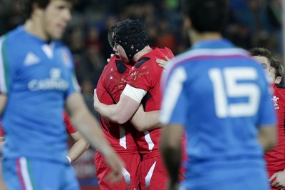 200315 - Italy U20s vs Wales U20s - RBS 6 Nations U20s -Wales players celebrate their win