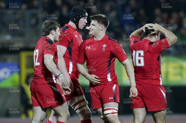 200315 - Italy U20s vs Wales U20s - RBS 6 Nations U20s -Wales players celebrate their win