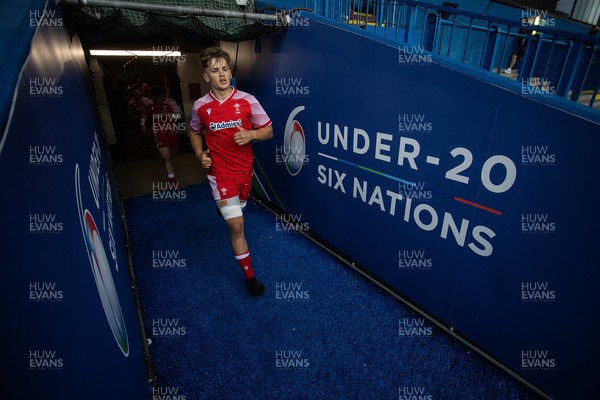 190621 - Italy U20s v Wales U20s - U20s 6 Nations Championship - Alex Mann of Wales runs out the tunnel